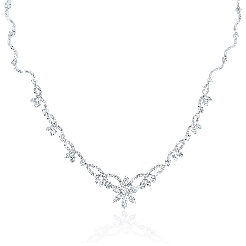 04ct Diamond 18k White Gold Flower Necklace