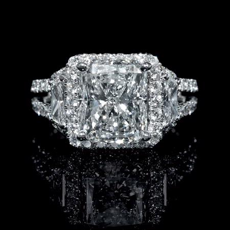 1.71ct Diamond 18k White Gold Halo Engagement Ring Setting