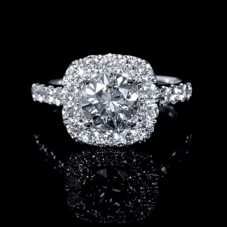 1.09ct Diamond 18k White Gold Halo Engagement Ring Setting