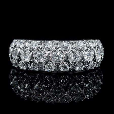 .81ct Diamond 18k White Gold Ring