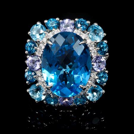 .21ct Diamond and Tanzanite 18k White Gold Ring